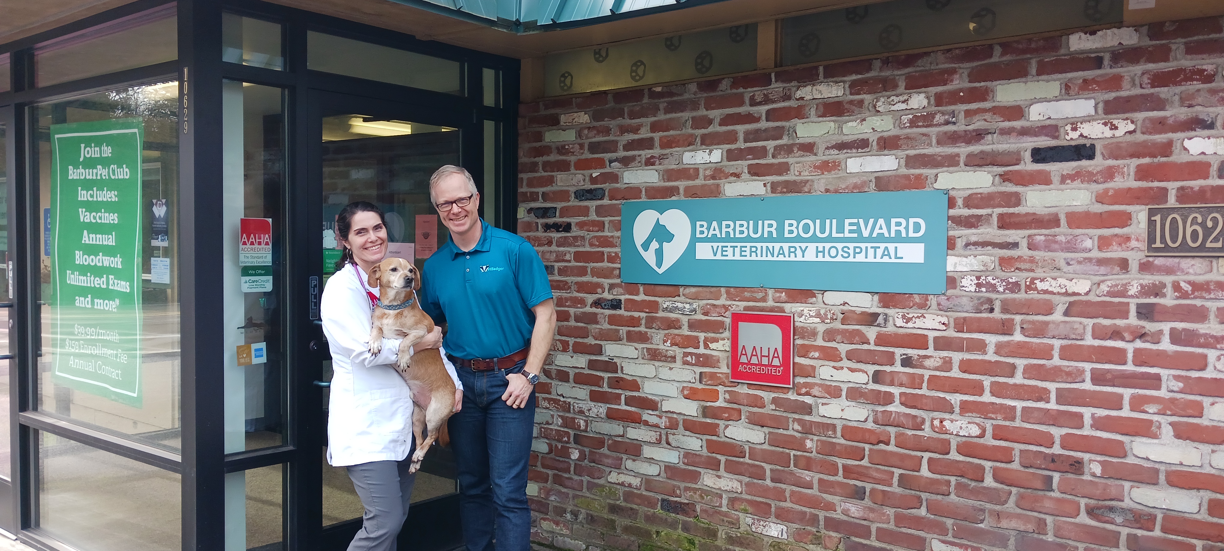 VetBadger Team in front of Veterinary Practice